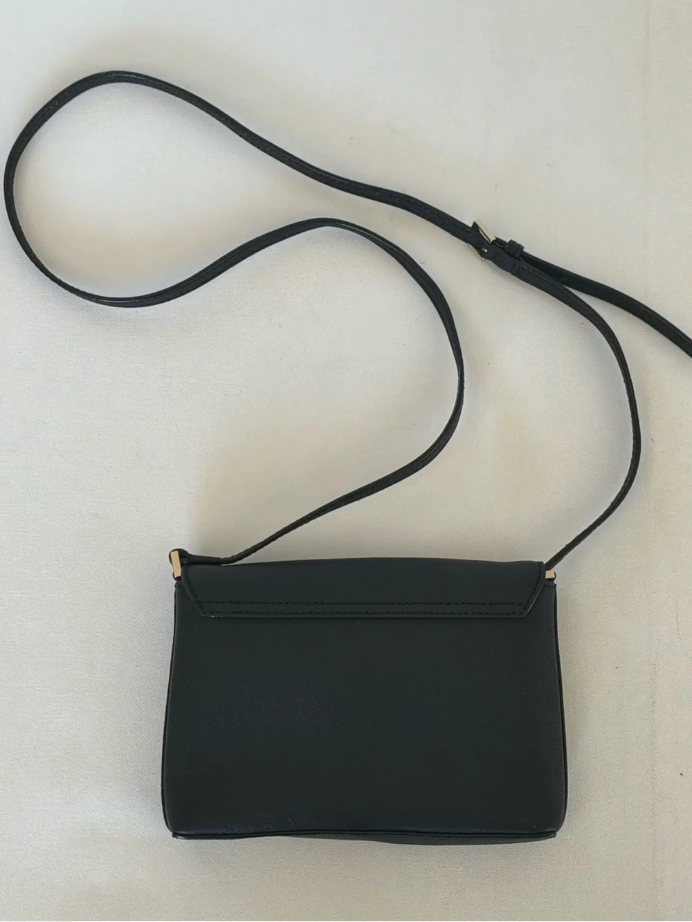 Kate Spade New York Black Saffiano Leather Crossbody Wallet Purse